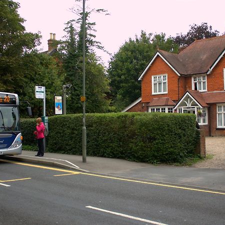 Gatwick Turret Guest House Horley Buitenkant foto