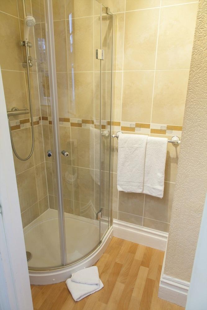 Gatwick Turret Guest House Horley Buitenkant foto