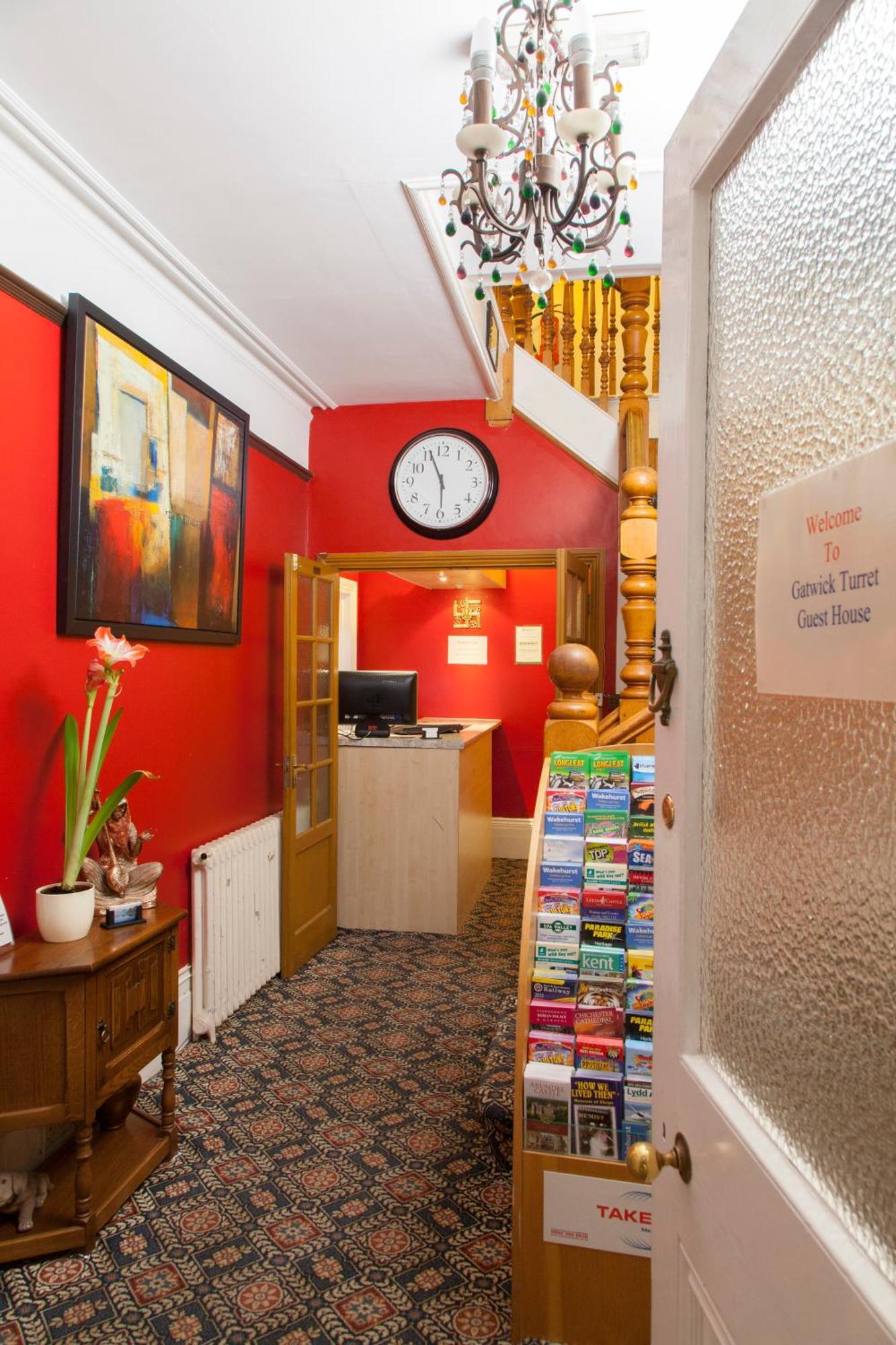Gatwick Turret Guest House Horley Buitenkant foto