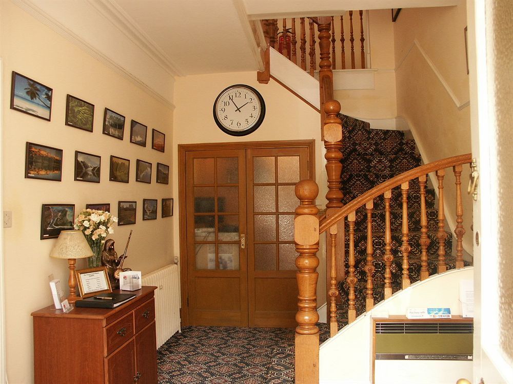Gatwick Turret Guest House Horley Buitenkant foto