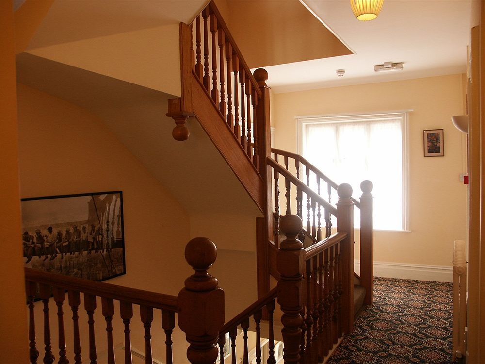 Gatwick Turret Guest House Horley Buitenkant foto